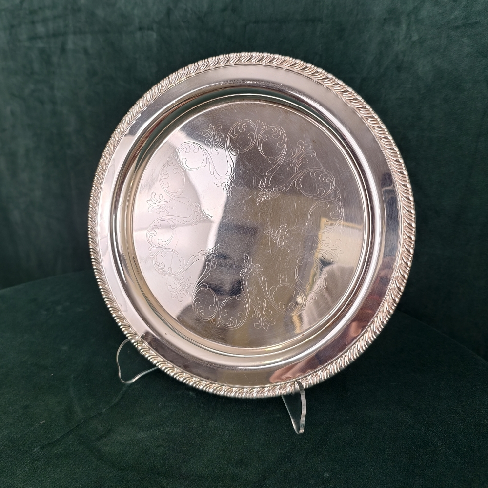 Vintage Oneida Elegant Silver Plated Plate Tray